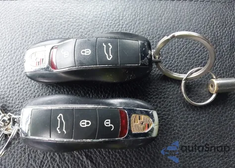 2012 Porsche Cayenne z USA, uszkodzony, nr VIN WP1AA2A21CLA02886